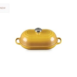 Le Creuset Nectar Honey Yellow Cast Iron Signature Oval Bread Oven
